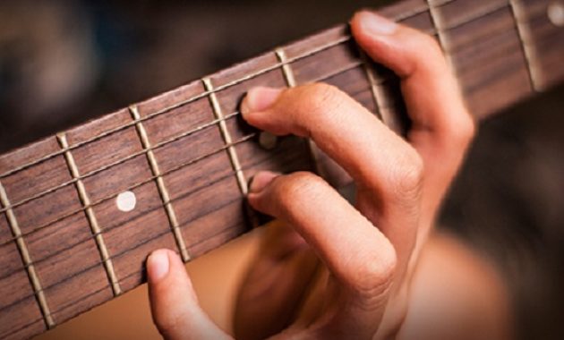 cara menjadi gitaris profesional