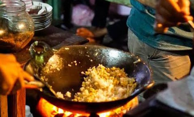 Rekomendasi Tempat Jualan Nasi Goreng yang Strategis
